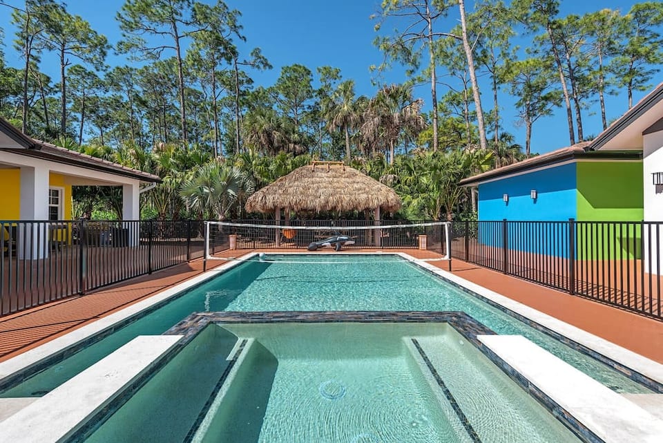 4 Private Suites in a New Ultra Luxury Residence - Naples