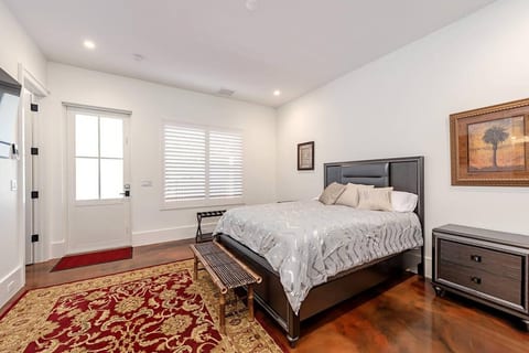 4 Private Suites in a New Ultra Luxury Residence
