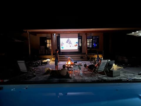 Island in the Sky*Game Room*Hot Tub*Heated Pool
