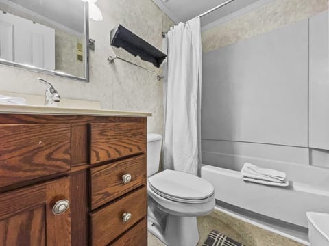 ML148 Corner Unit w/ Views & Fireplace - Connects to ML150 (rented separately)