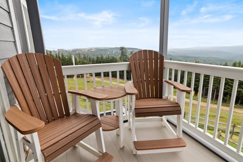 ML148 Corner Unit w/ Views & Fireplace - Connects to ML150 (rented separately)