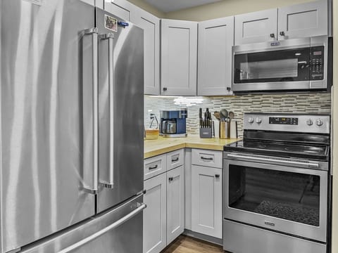 Leatherbark 207A Newly-Renovated Family Friendly Washer & Dryer Fireplace Wi-Fi EZ Park