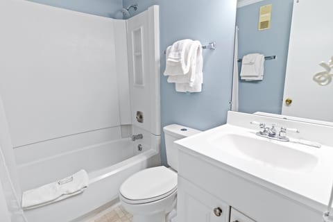 Ensuite bath