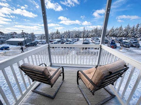 ML307 Classy & Clean! Recharge & Relax! Close to Village & Ballhooter Wi-Fi