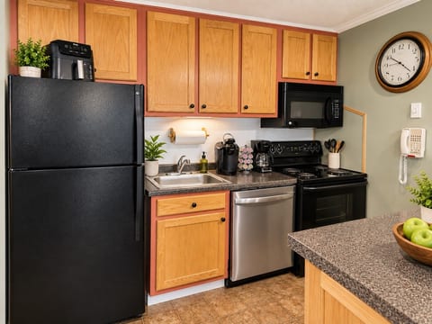 Fully-equipped kitchen