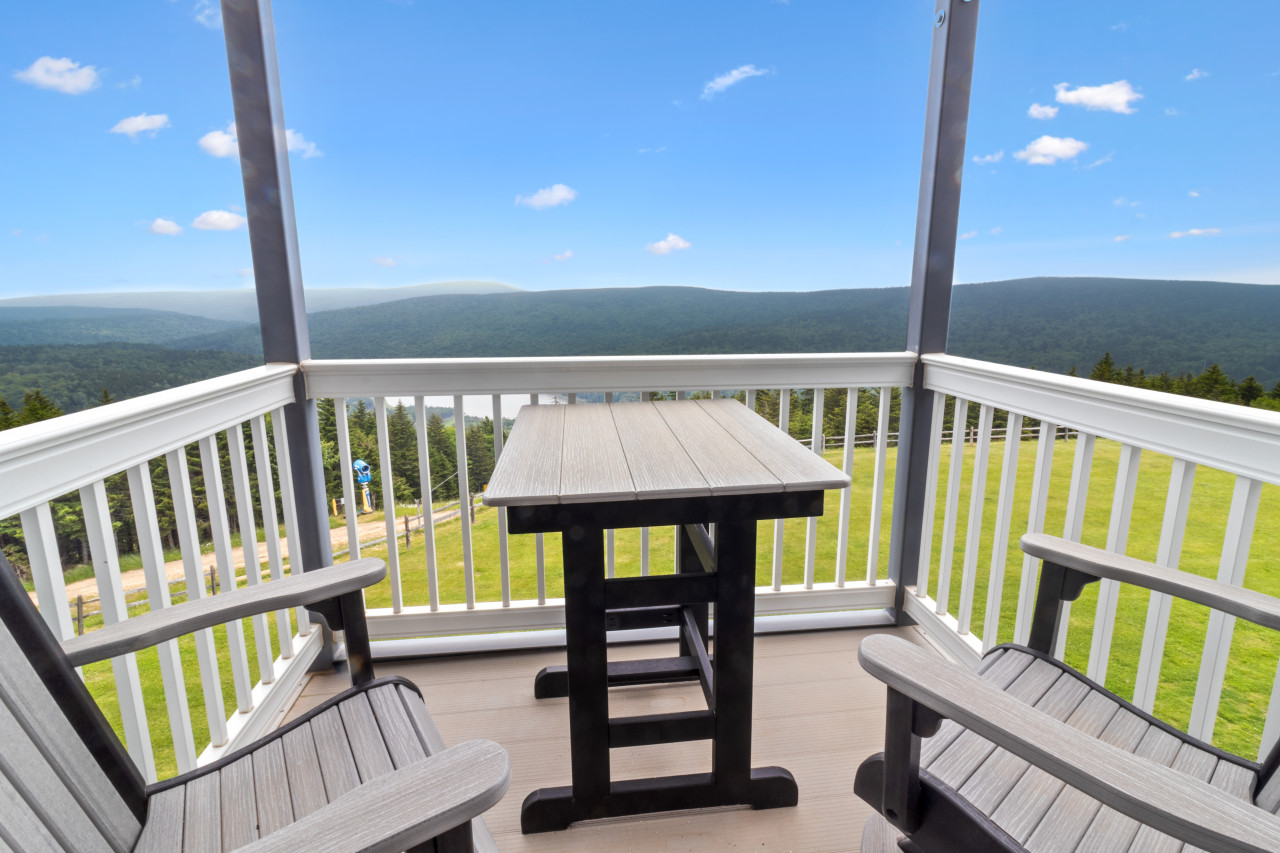 Actual view and deck furniture at ML254