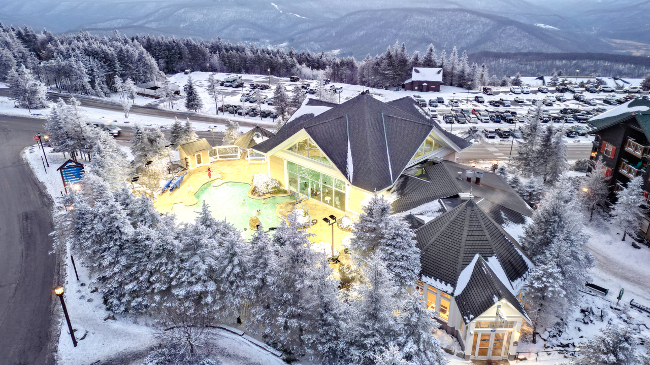 Split Rock Pools is just a short walk away (entry fee req'd)
