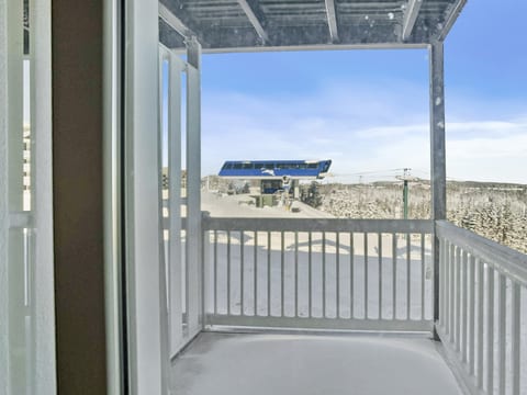 ML238 Breathtaking Mountain View Skiers Bliss WiFi Gated Parking Lot
