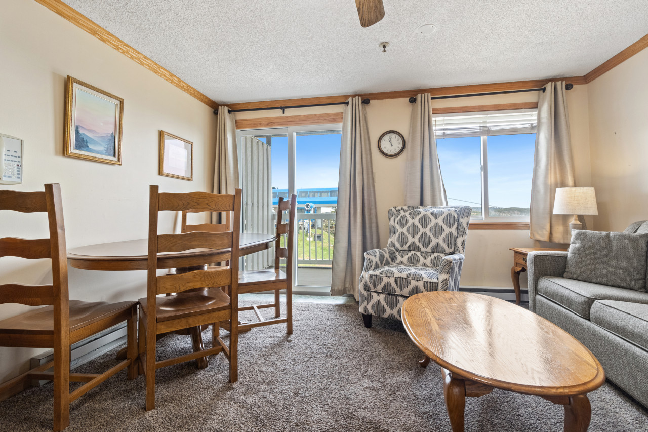 Mountain Lodge 238 is your Snowshoe home away from home