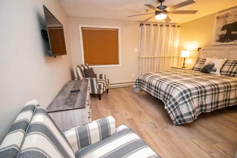 ML245 Skiers Paradise Family Friendly 3BR 3BA WiFi EZ Parking