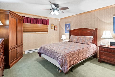 ML246 Charming Corner Unit Breathtaking Mountain & Lake Views Fireplace