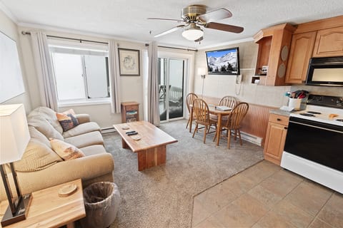 ML266 Quick Slope Access! 1BR/1BA Near the Village EZ Parking Wi-Fi CLEAN!