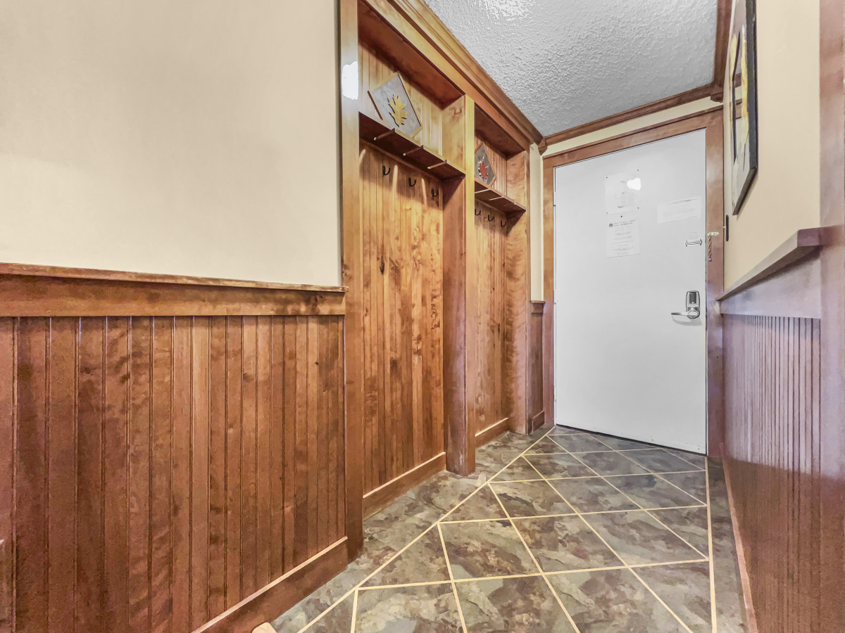 Built in ski rack to store all of your gear.