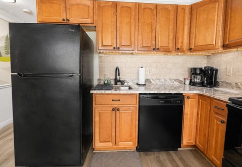 ML228 Relax and Reset In The Mtn Air Great Slope View WiFi Close To Village