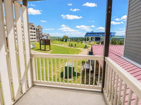 ML228 Relax and Reset In The Mtn Air Great Slope View WiFi Close To Village