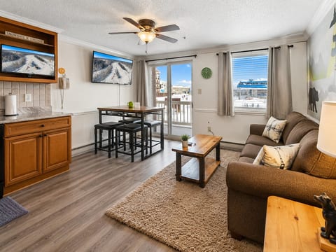 ML228 Relax and Reset In The Mtn Air Great Slope View WiFi Close To Village