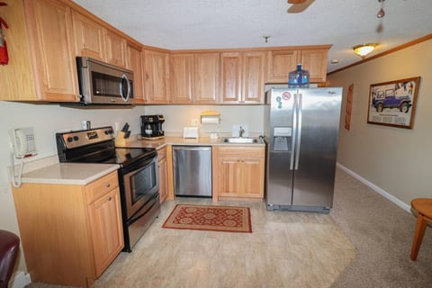 ML328A Corner Unit EZ Access To Trails WiFi Gated Parking NEW DECK