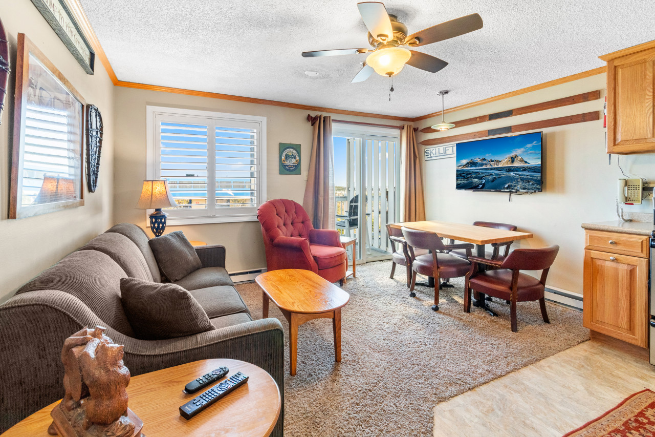 ML328A Corner Unit EZ Access To Trails WiFi Gated Parking NEW DECK