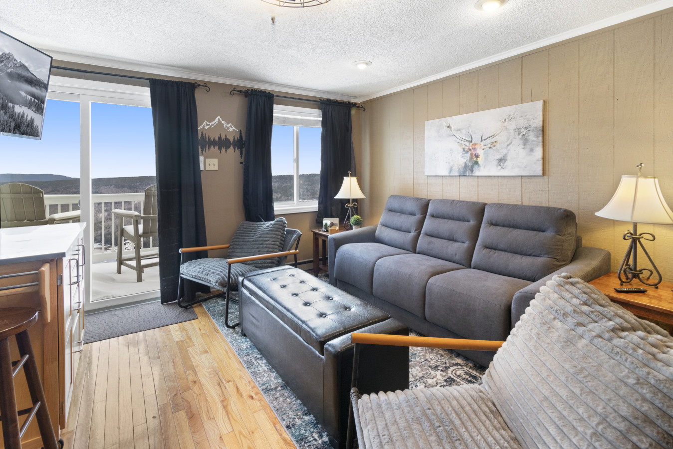 Mountain Lodge 352 is your snowshoe home away from home