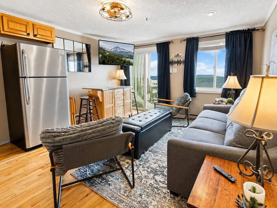 Mountain Lodge 352 is your snowshoe home away from home