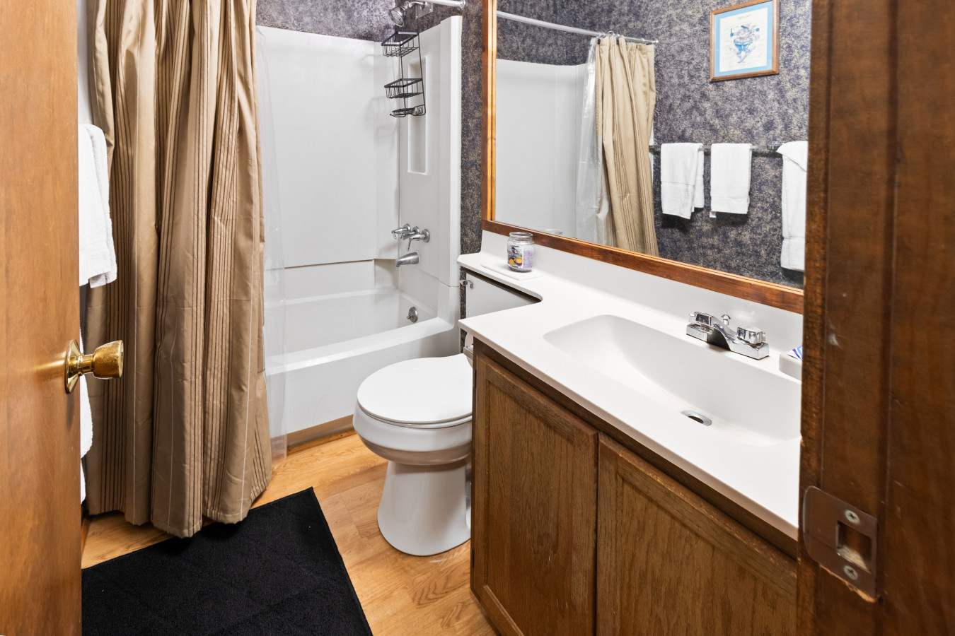 Full Bath with tub shower combo