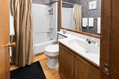 Full Bath with tub shower combo