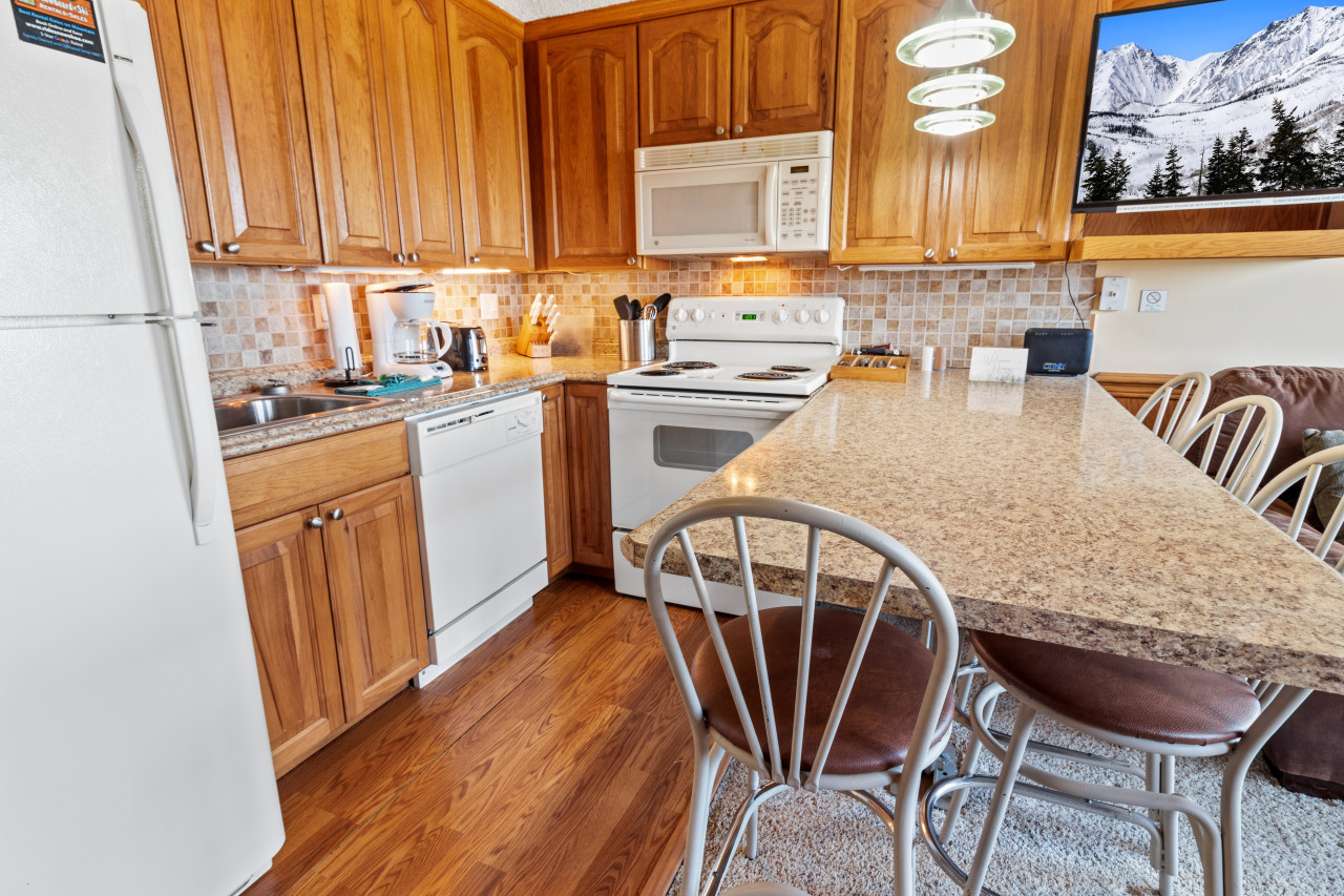 Fully-equipped kitchen