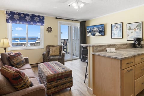 Welcome to your Snowshoe home away from home Mountain Lodge 332!