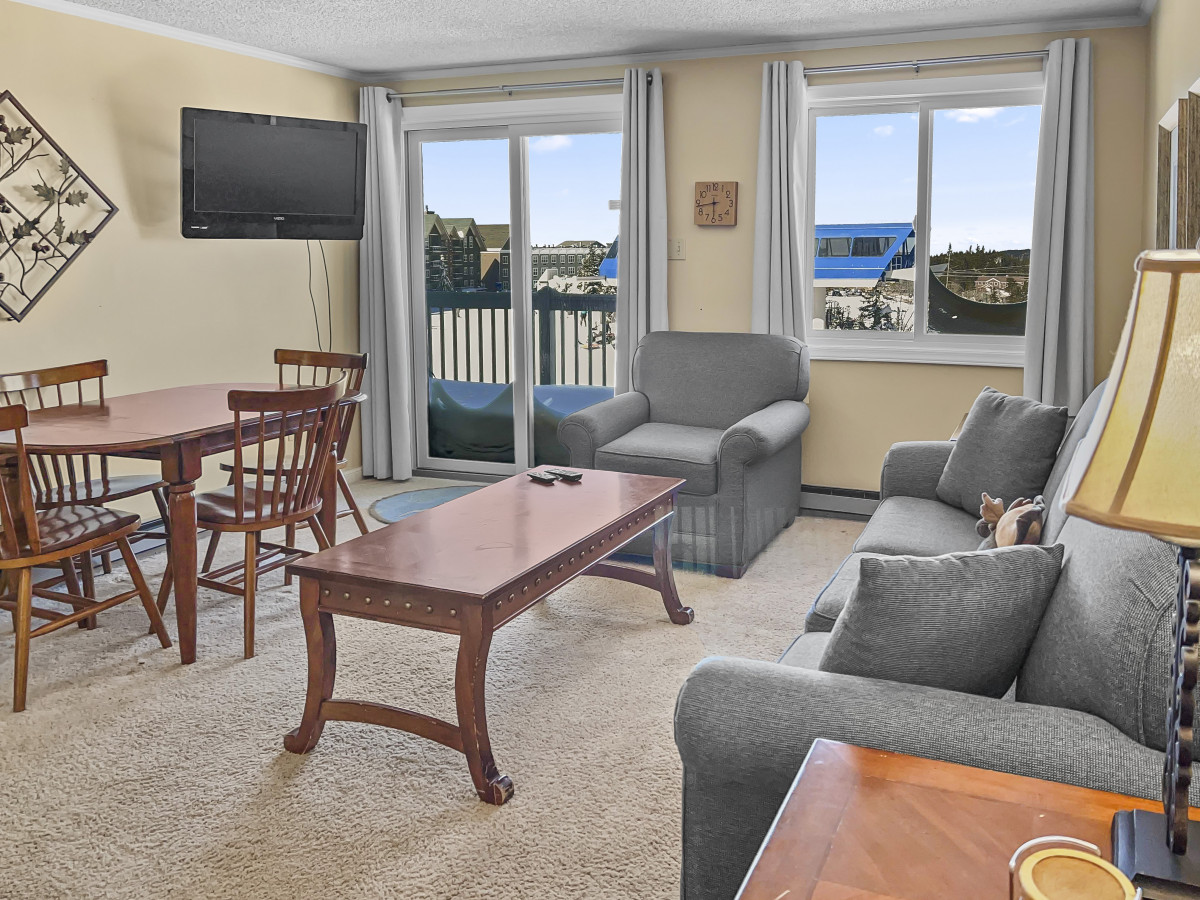 ML338 1BR/1BA New Deck! Close to Village & Lift Gated Parking Wi-Fi