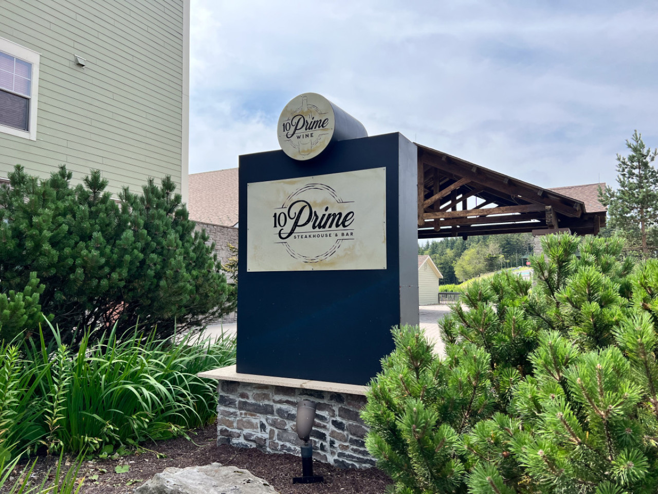 10 Prime Restaurant located at Soaring Eagle Lodge (Seasonal Hours)