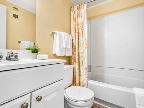 ML127 Perfect Condo For Families with Kids Parking Wi-Fi Next to Slopes