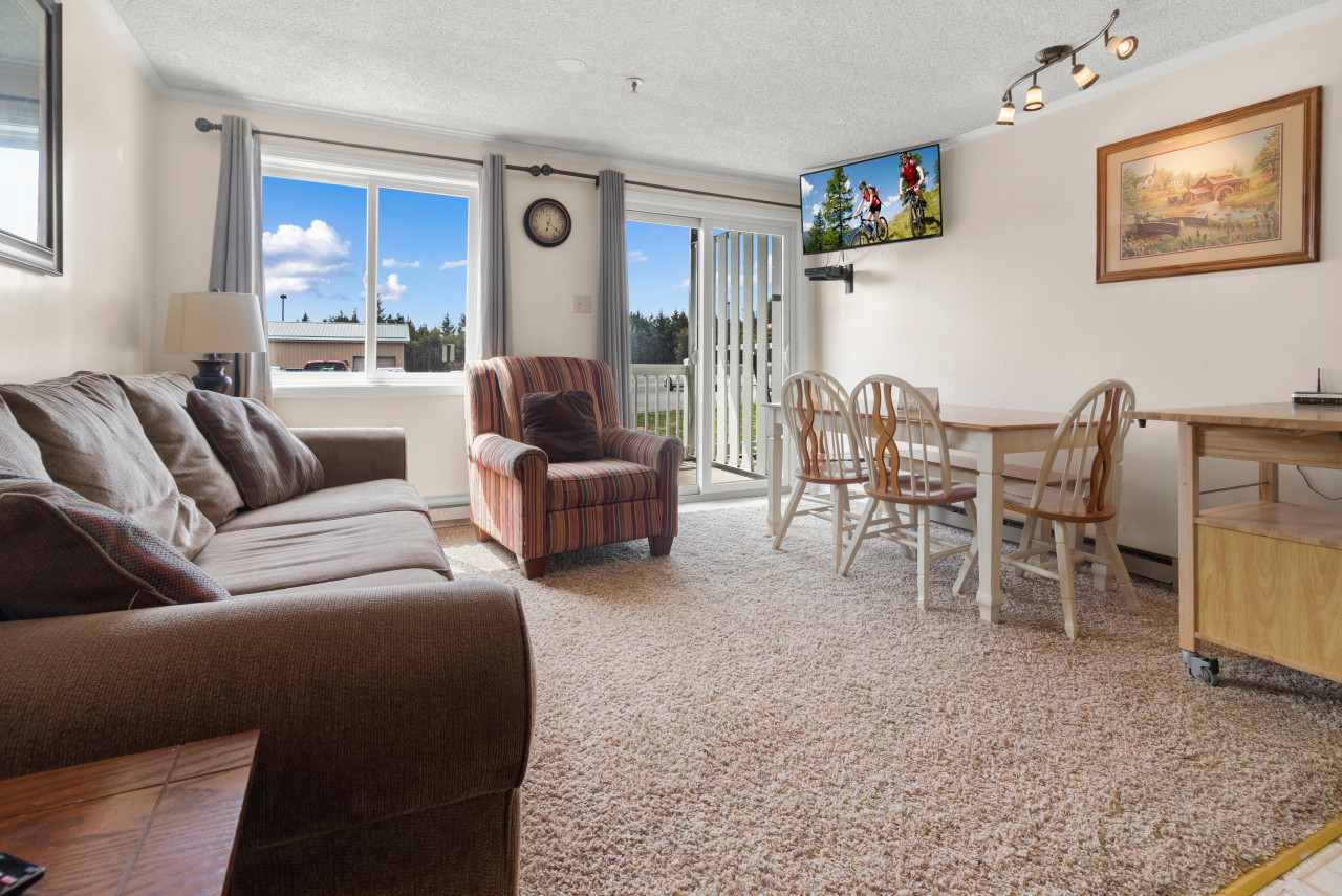 ML127 Perfect Condo For Families with Kids Parking Wi-Fi Next to Slopes