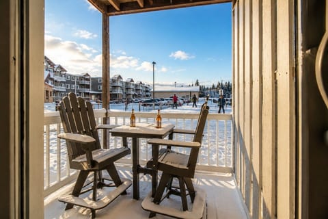 ML127 Perfect Condo For Families with Kids Parking Wi-Fi Next to Slopes