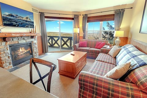 Highland House 209 Slope View Sleeps 8 Ski In Out Village