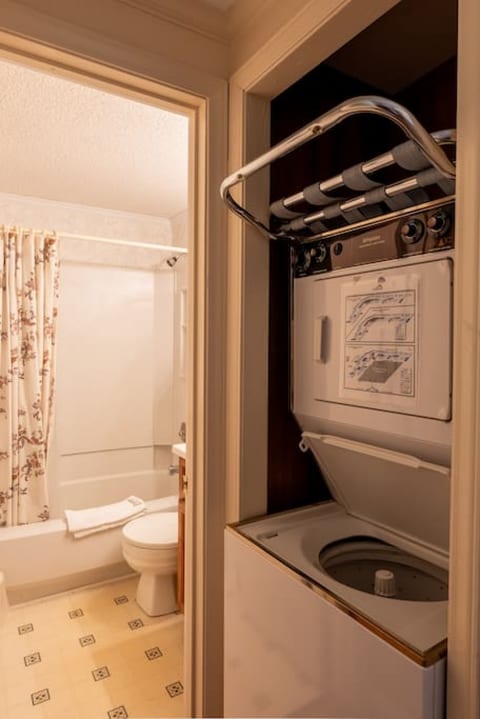 ML143 Perfect for families EZ location Washer and Dryer