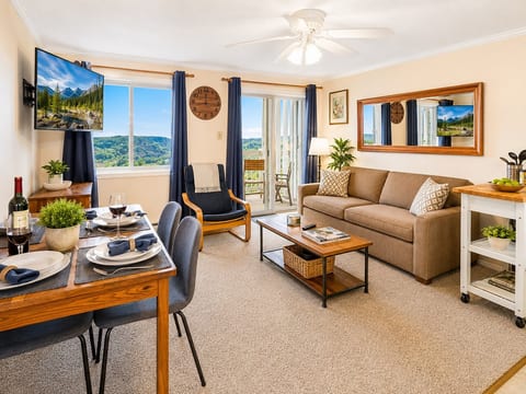 ML258 Slope Side Getaway with Deck Next To Village and Shops EZ Parking
