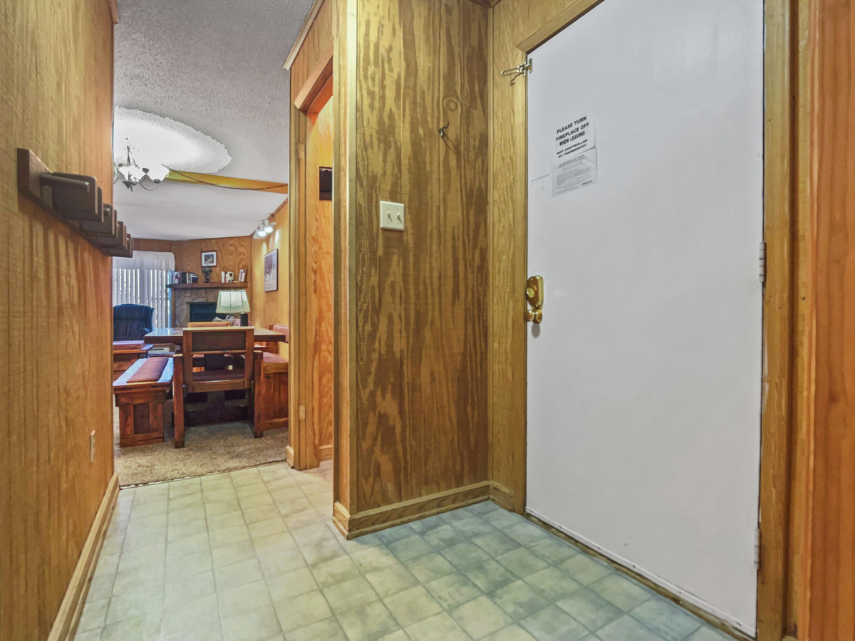 Leatherbark 103A Family Friendly 3BR 2BA Private Deck Gated Parking - Snowshoe