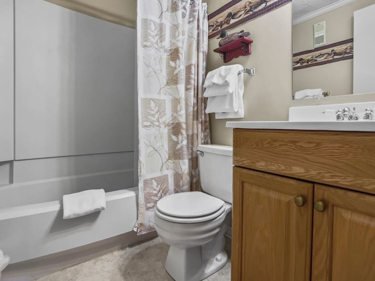 ML182 First Floor Slope Side New Deck EZ Parking WiFi - Snowshoe