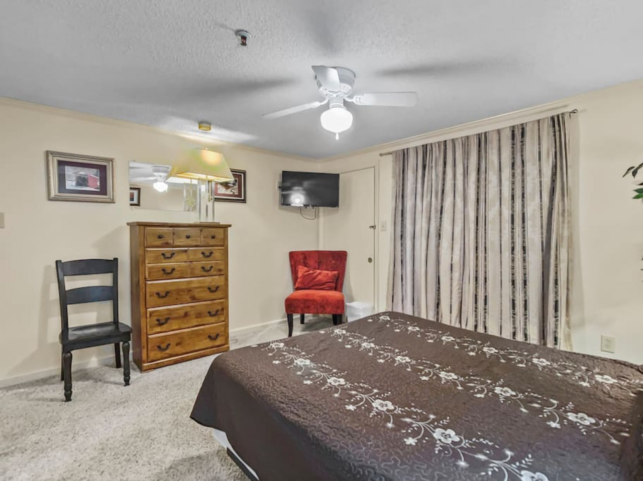 ML182 First Floor Slope Side New Deck EZ Parking WiFi - Snowshoe