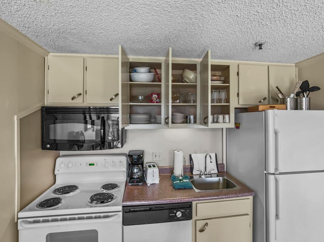 ML182 First Floor Slope Side New Deck EZ Parking WiFi - Snowshoe