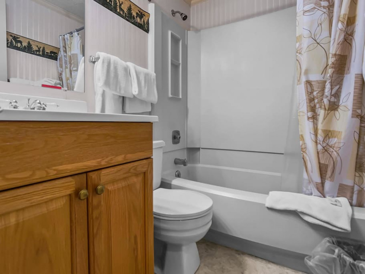 ML182 First Floor Slope Side New Deck EZ Parking WiFi - Snowshoe