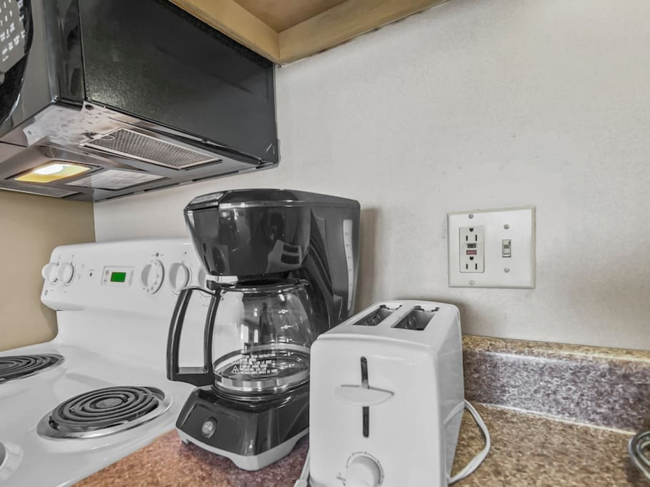 ML182 First Floor Slope Side New Deck EZ Parking WiFi - Snowshoe