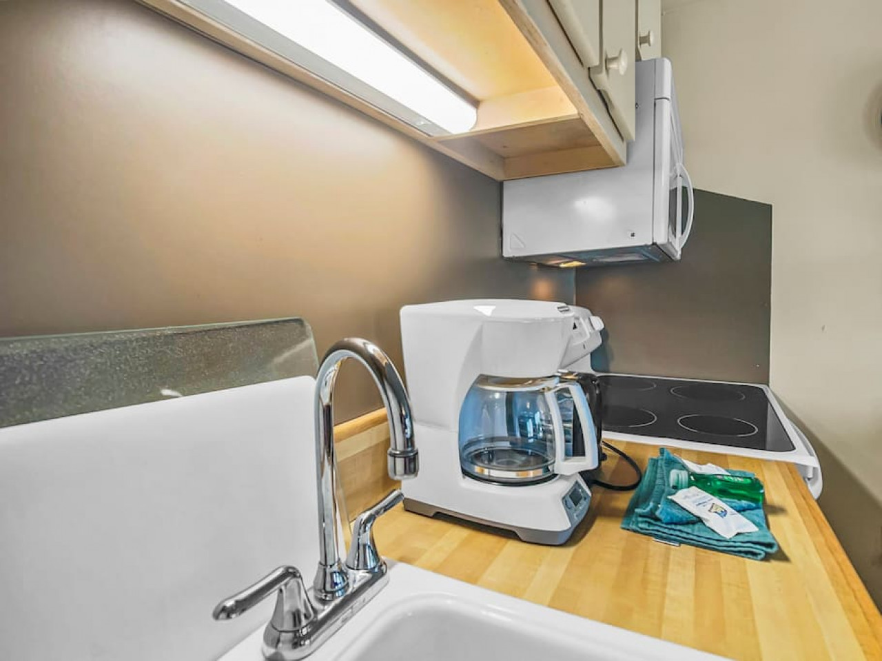 ML169 1st Floor End Unit EZ Parking No Steps WiFi Slope Side - Snowshoe