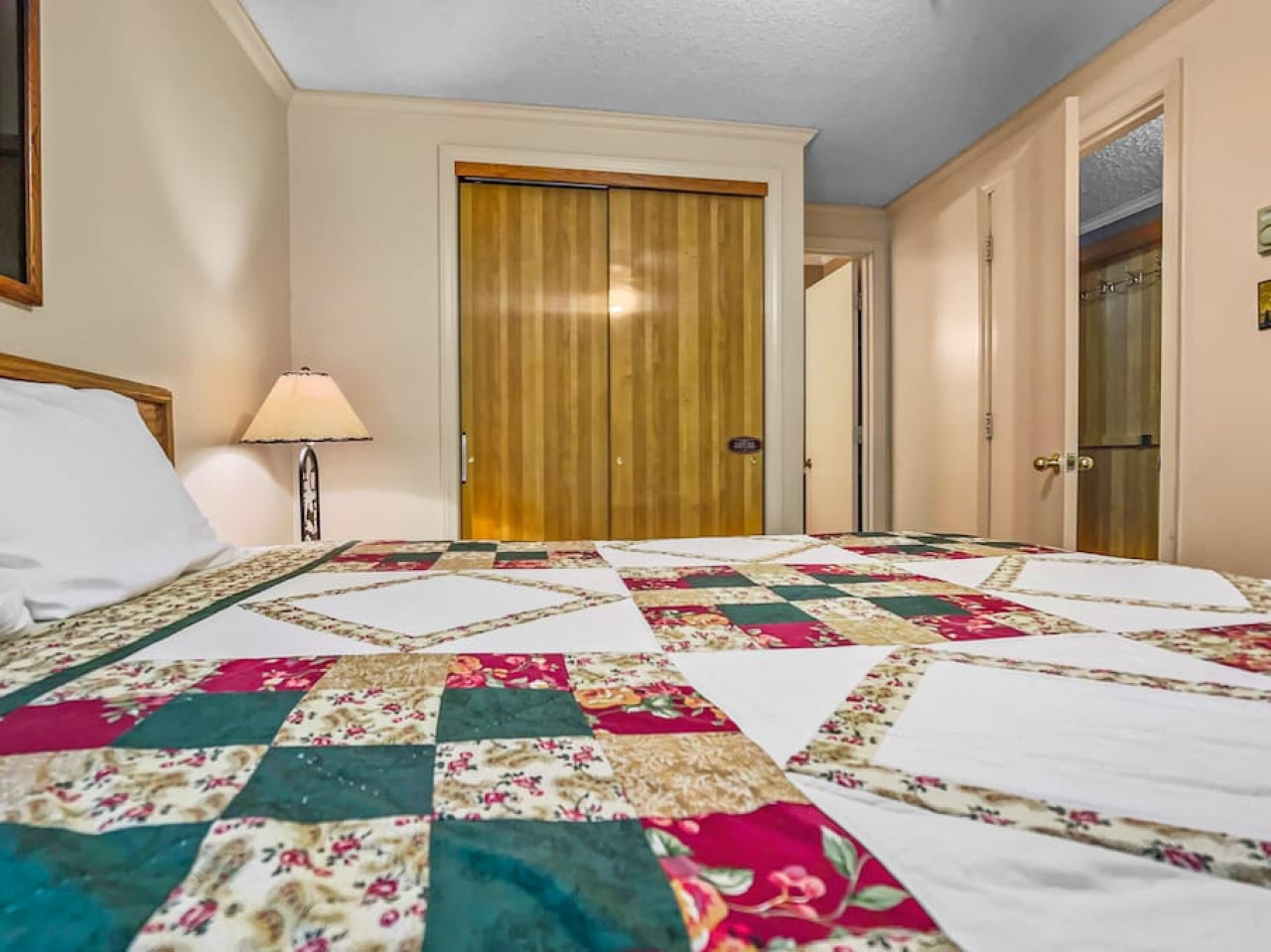 ML169 1st Floor End Unit EZ Parking No Steps WiFi Slope Side - Snowshoe