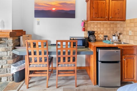 Highland House 420 Slope Side Village View Sleeps 4