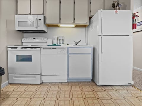 ML365 Slope Side Getaway in Snowshoe 2BR/2BA WiFi