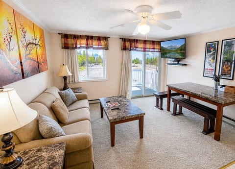 ML365 Slope Side Getaway in Snowshoe 2BR/2BA WiFi