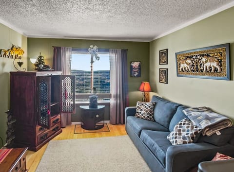 TOTW228 Wonderfully Cozy Slope Side 1BR Condo Wi-Fi