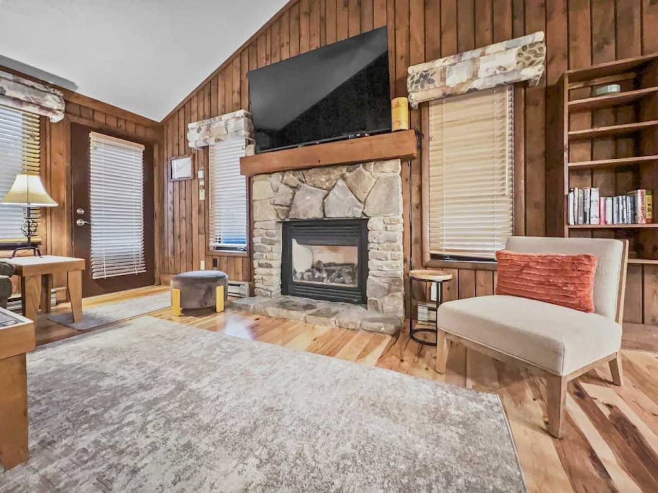 Wabasso 8 Cozy Retreat Covered Parking Sleeps 8 WiFi - Snowshoe