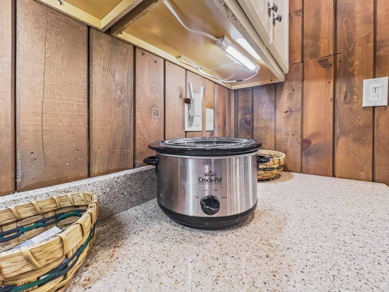 Wabasso 8 Cozy Retreat Covered Parking Sleeps 8 WiFi - Snowshoe